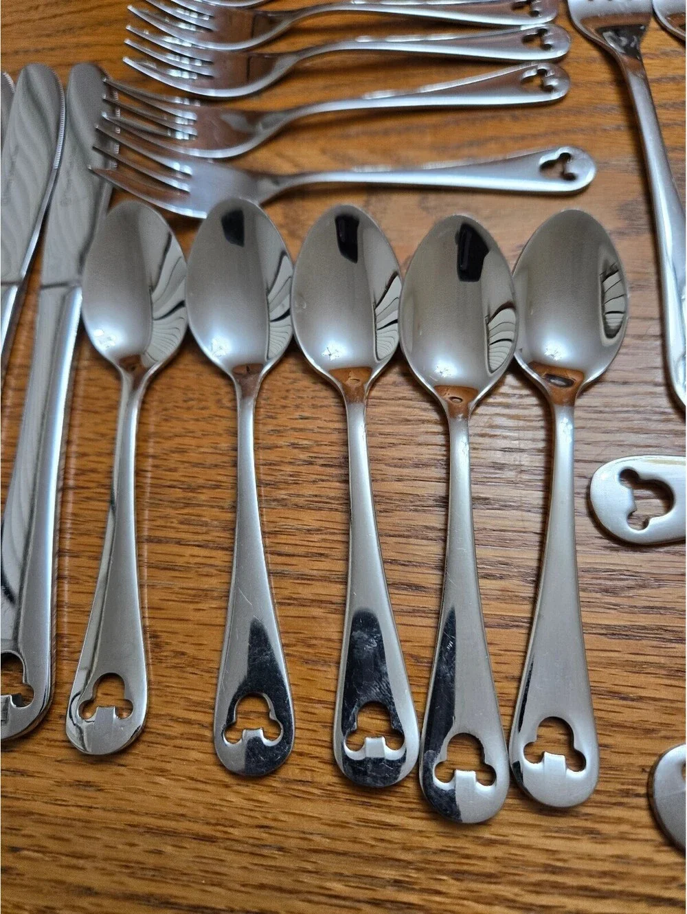 Disney Parks Mickey Mouse Icon 25 Piece Stainless Steel Silverware Set